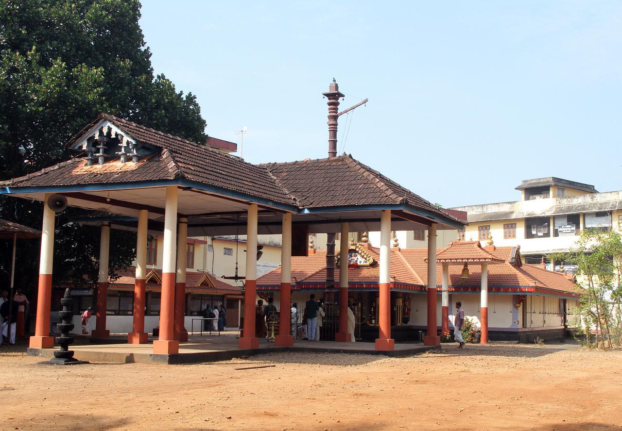 Swades Residency Hotel Cheruvalli Екстериор снимка